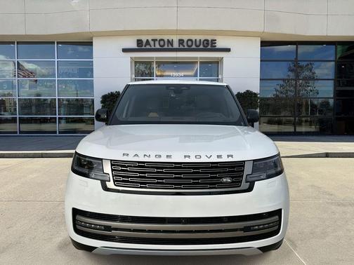 Fuji White 2026 Land Rover Range Rover P400 SE