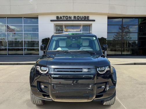 Santorini Black 2026 Land Rover Defender P400 X-Dynamic SE