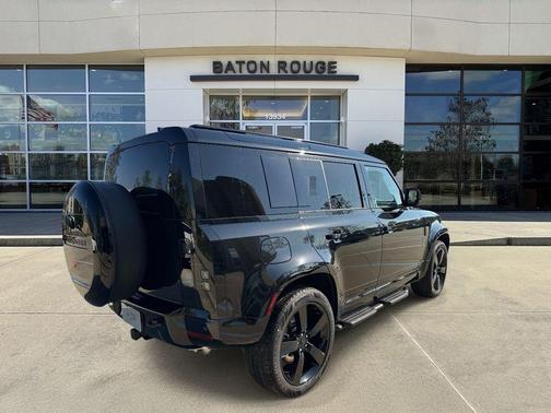 Santorini Black 2026 Land Rover Defender P400 X-Dynamic SE