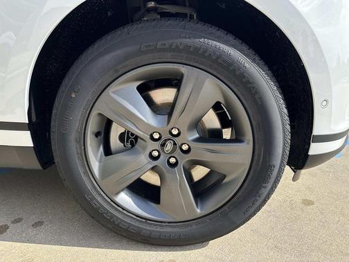 Fuji White 2026 Land Rover Range Rover Velar P250 S