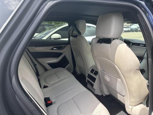 2025 Jaguar F-PACE P250 R-Dynamic S