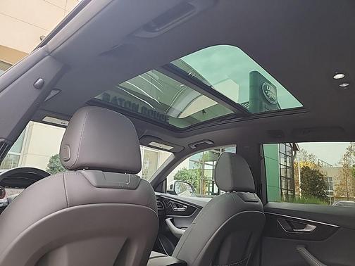 2023 Audi Q8 55 Premium Plus