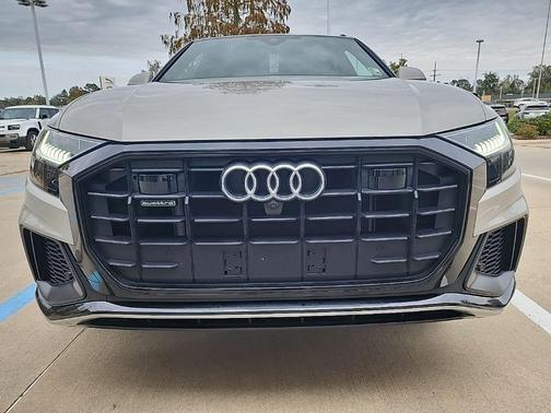 2023 Audi Q8 55 Premium Plus