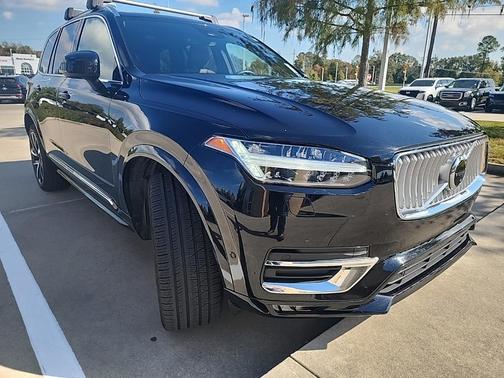 2024 Volvo XC90 B6 Plus Bright Theme 7-Seater