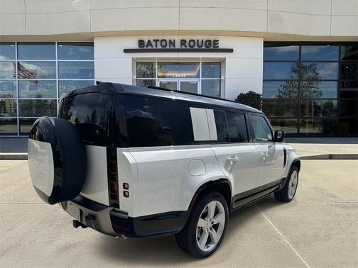 2025 Land Rover Defender P400 X-Dynamic SE