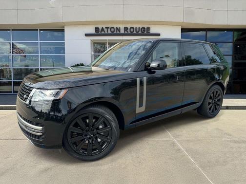 Santorini Black 2026 Land Rover Range Rover P400 SE