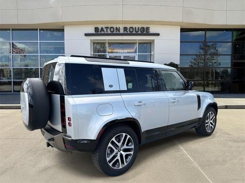 2024 Land Rover Defender P400 X-Dynamic SE