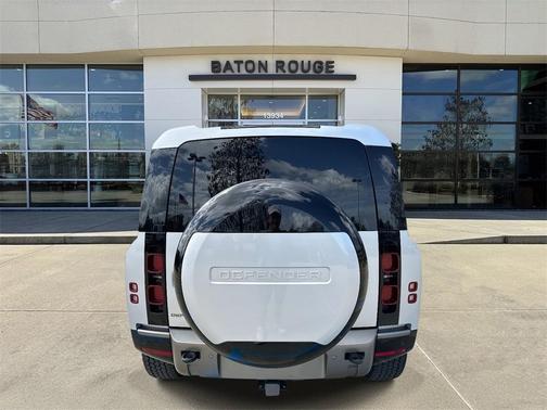 2024 Land Rover Defender P400 X-Dynamic SE