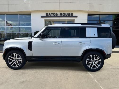 2024 Land Rover Defender P400 X-Dynamic SE