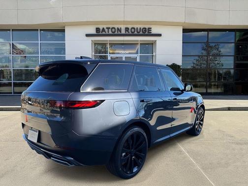 2026 Land Rover Range Rover Sport SE