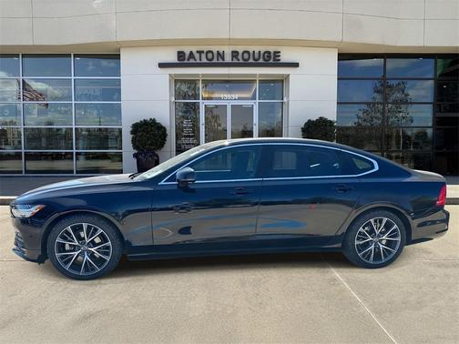 2018 Volvo S90 T5 Momentum