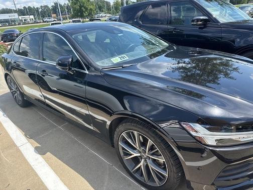 2018 Volvo S90 T5 Momentum