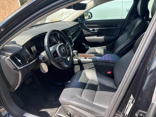 2018 Volvo S90 T5 Momentum