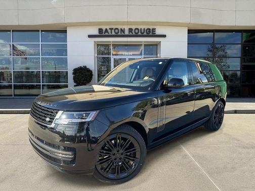 Santorini Black 2026 Land Rover Range Rover P400 SE 7 Seat