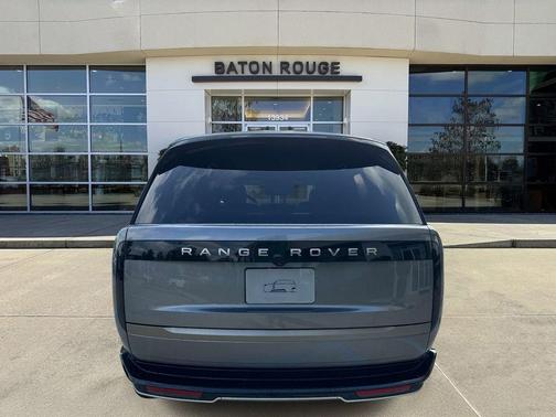 Eiger Grey 2026 Land Rover Range Rover P550e SE