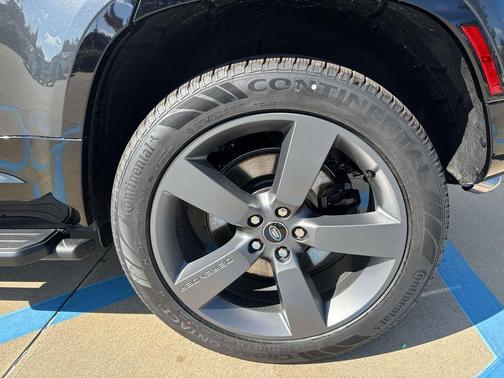 2025 Land Rover Defender P525 V8