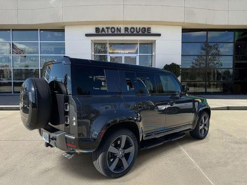 2025 Land Rover Defender P525 V8