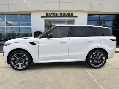 Fuji White 2026 Land Rover Range Rover Sport P460e Dynamic SE