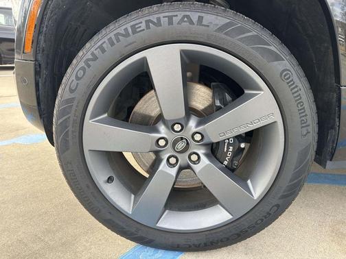 2024 Land Rover Defender P525 V8