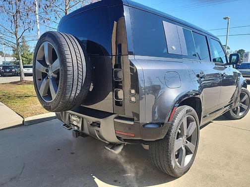 2024 Land Rover Defender P525 V8