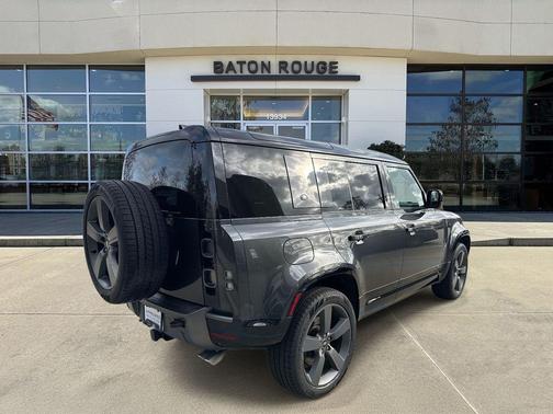 2024 Land Rover Defender P525 V8