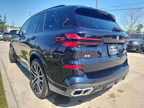 2025 BMW X5 M60i