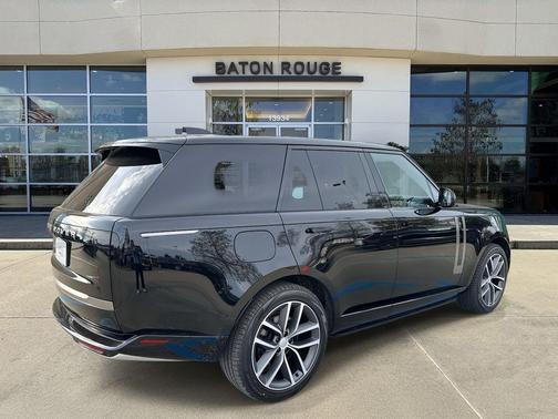 2025 Land Rover Range Rover P550e SE