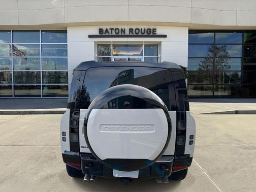 2026 Land Rover Defender P500 X-Dynamic SE