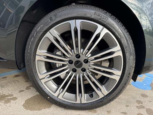 2026 Land Rover Range Rover P400 SE 7 Seat