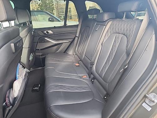 2022 BMW X5 M50i