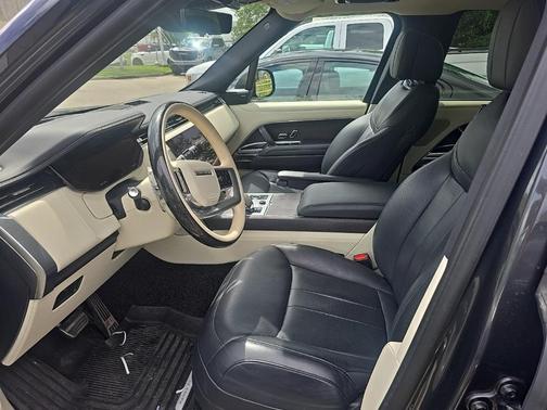 2023 Land Rover Range Rover P530 SE