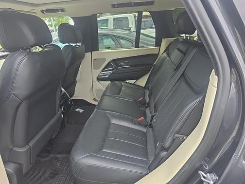 2023 Land Rover Range Rover P530 SE