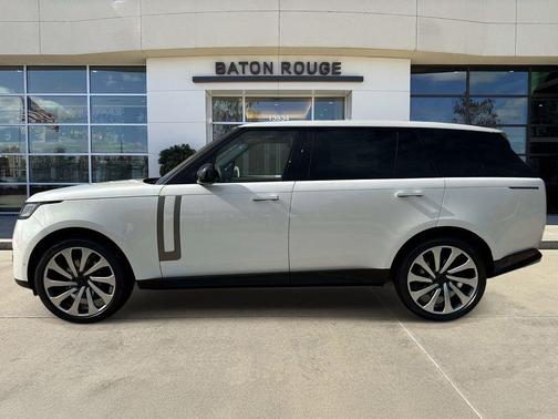 Ostuni Pearl White 2026 Land Rover Range Rover P400 SE 7 Seat