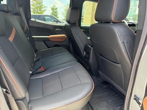 2024 GMC Canyon AT4