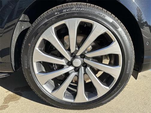 2025 Land Rover Range Rover P530 SE 7 Seat