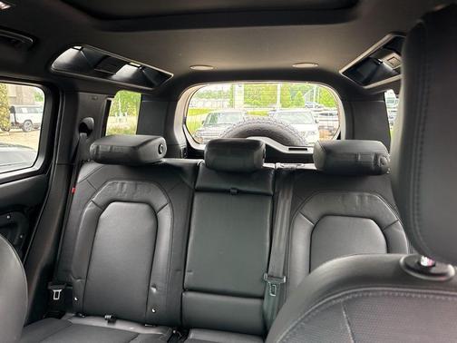 Santorini Black 2023 Land Rover Defender 110 X-Dynamic SE