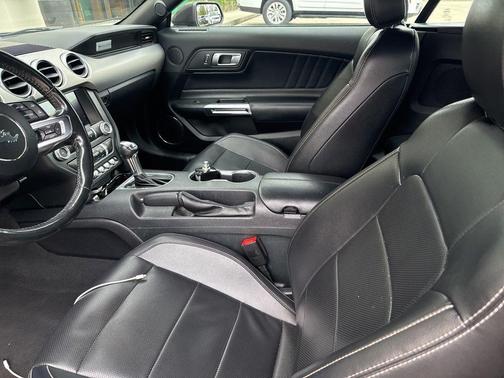 2022 Ford Mustang EcoBoost Premium