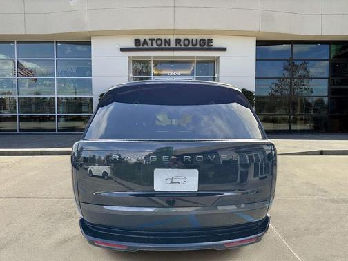 Santorini Black 2026 Land Rover Range Rover P400 SE