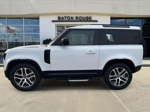 2024 Land Rover Defender P400 X-Dynamic SE