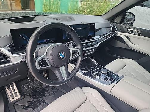 Black Sapphire Metallic 2024 BMW X5 sDrive40i