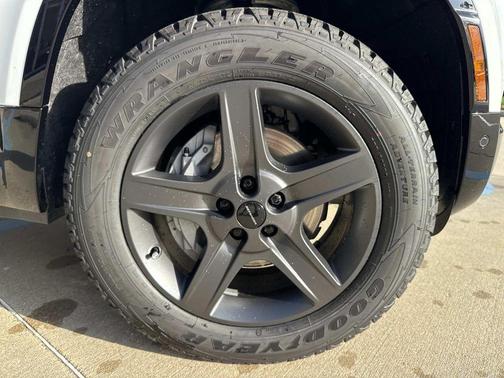 2026 Land Rover Defender P400 X-Dynamic SE