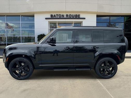 Santorini Black 2026 Land Rover Defender P400 X-Dynamic SE