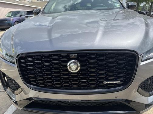 2025 Jaguar F-PACE P250 R-Dynamic S