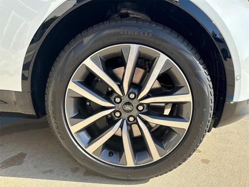 2025 Land Rover Discovery P360 Dynamic SE