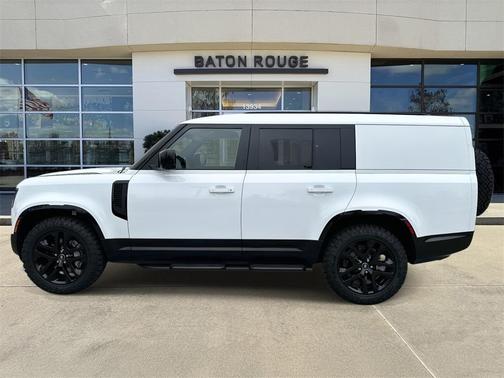 2025 Land Rover Defender P400 Outbound