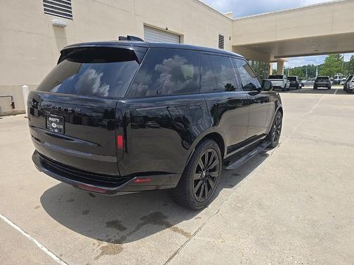 Santorini Black 2025 Land Rover Range Rover P400 SE