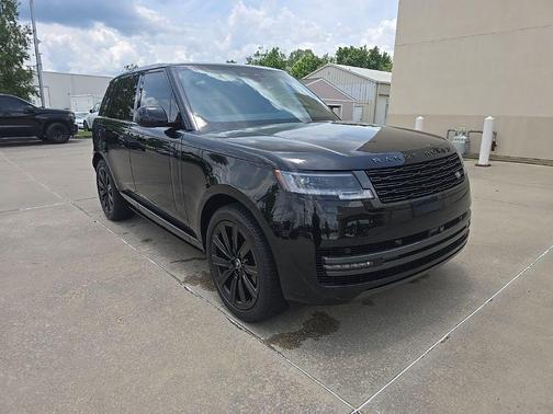 Santorini Black 2025 Land Rover Range Rover P400 SE