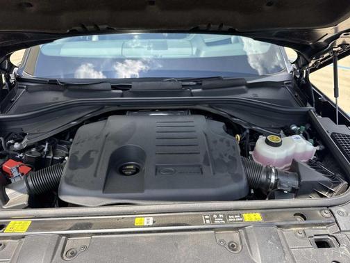 Santorini Black 2025 Land Rover Range Rover P400 SE