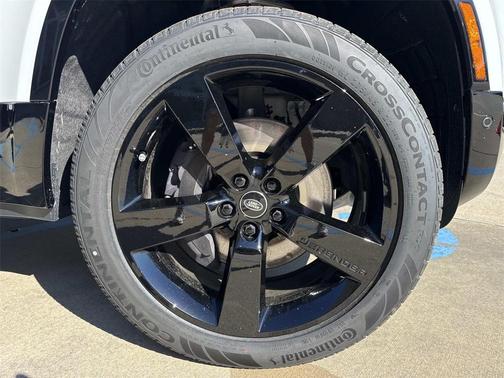 2025 Land Rover Defender P400 X-Dynamic SE