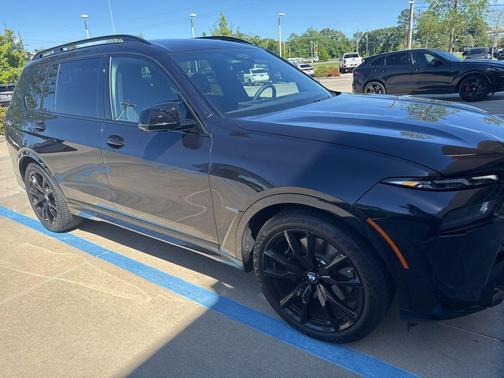Carbon Black Metallic 2026 BMW X7 M60i